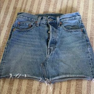 Levi’s Jean skirt SIZE 25